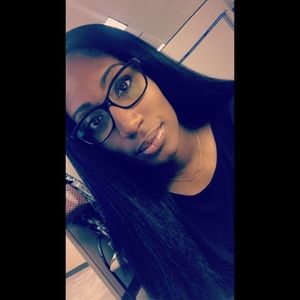 Meet your Posher, Kelli